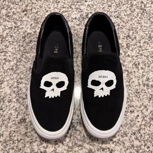 Straye ZERO Skate Ventura Black Skull Slip-On Shoes Men’s Size 10